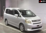 Toyota Noah 2009