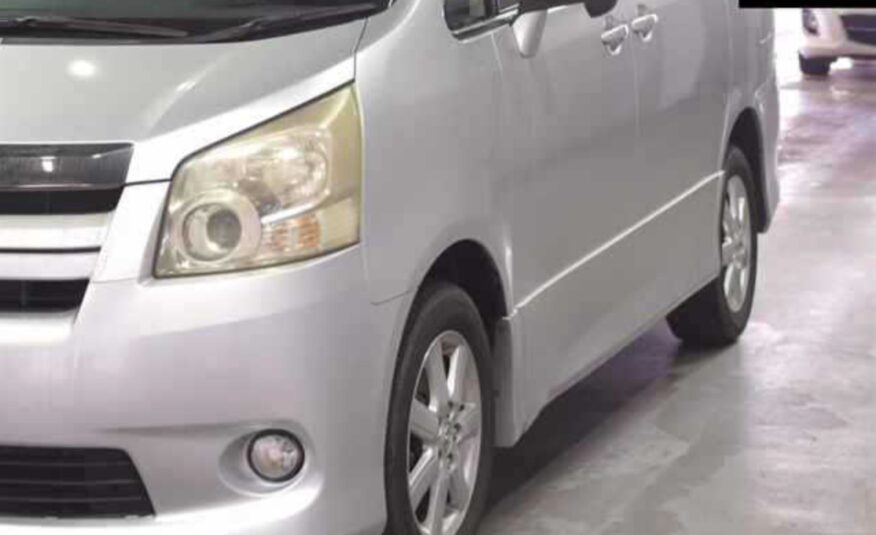 Toyota Noah 2009