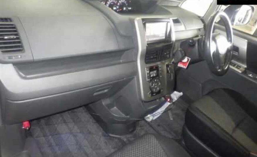 Toyota Noah 2009