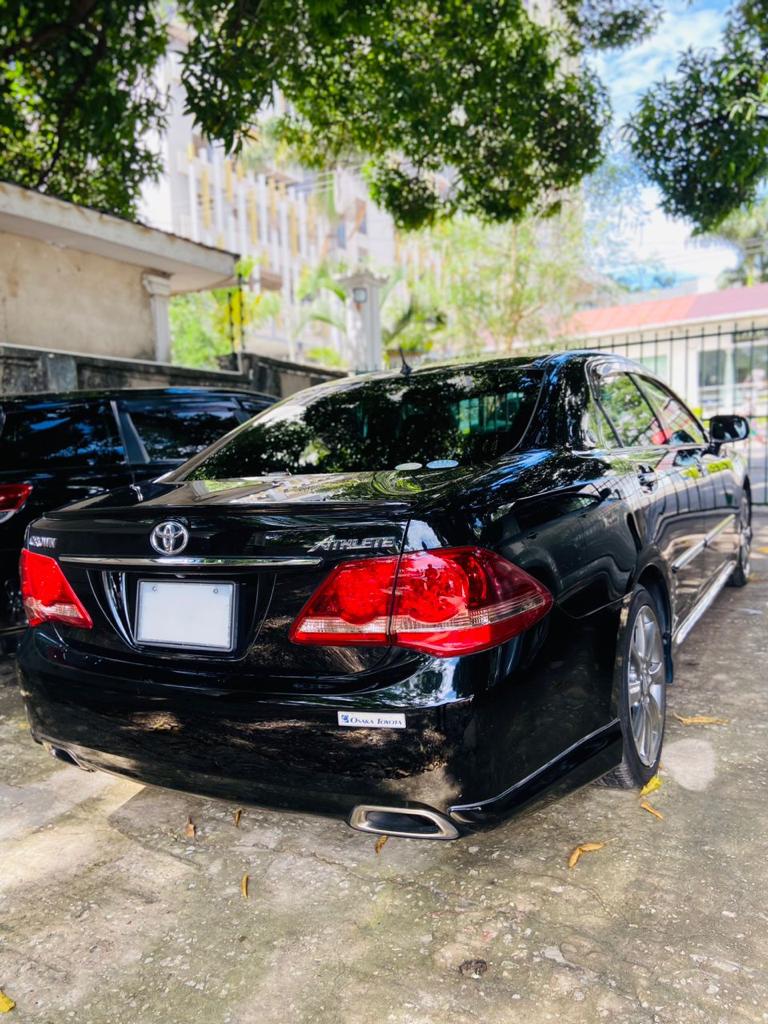 TOYOTA CROWN ATHLETE