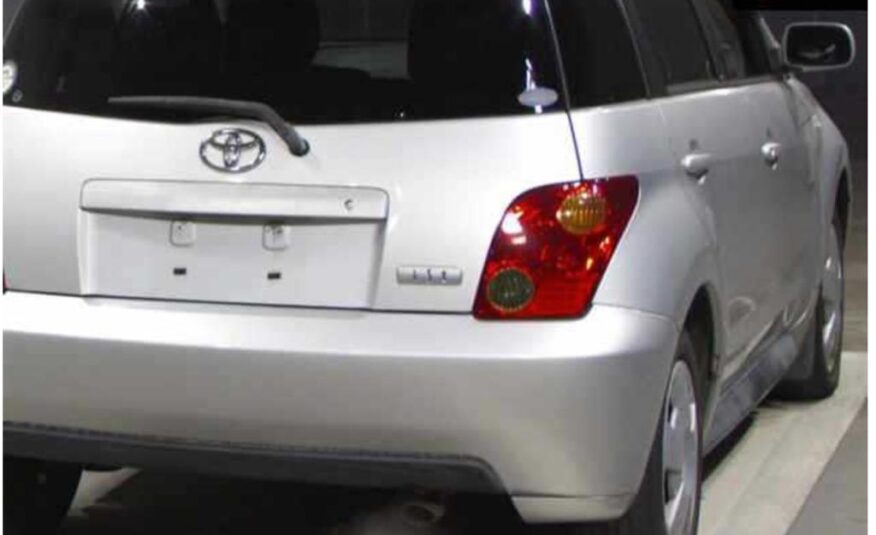 TOYOTA IST