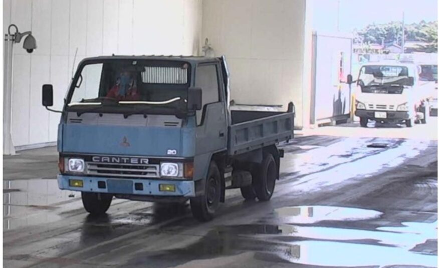 MITSBUSHI CANTER TRUCK DUMP