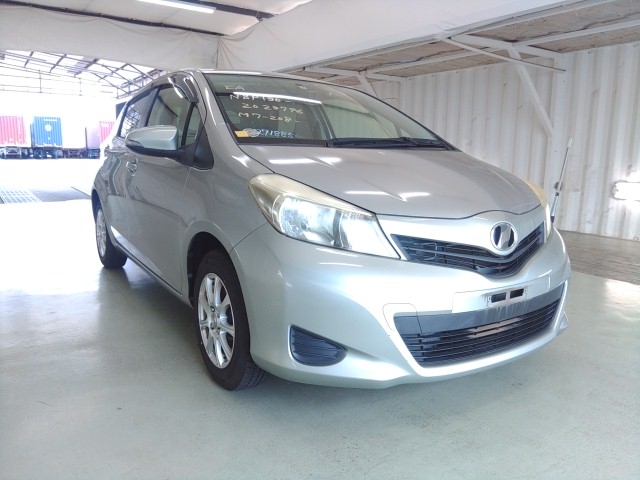 TOYOTA VITZ